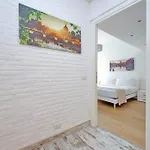 Prime Location Near Vatican City - 1Bed Flat For 4