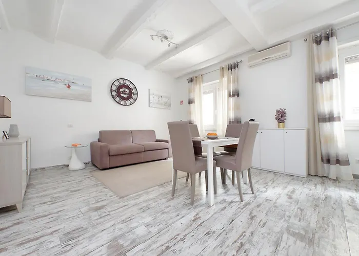 Prime Location Near Vatican City - 1Bed Flat For 4