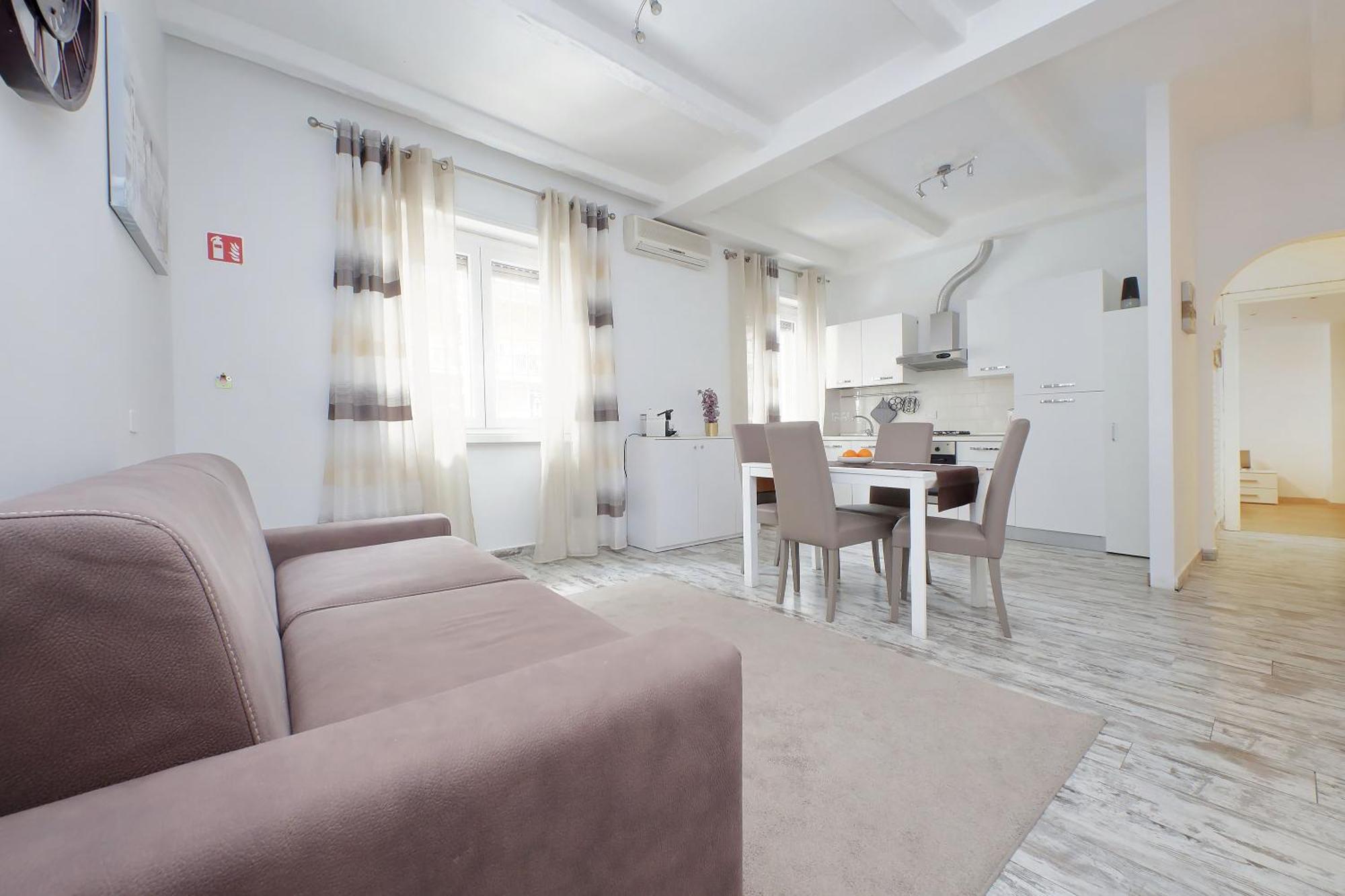 Prime Location Near Vatican - 1bed Flat For 4 Apartment